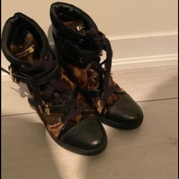 Michael Kors Wedge - Picture 2 of 4